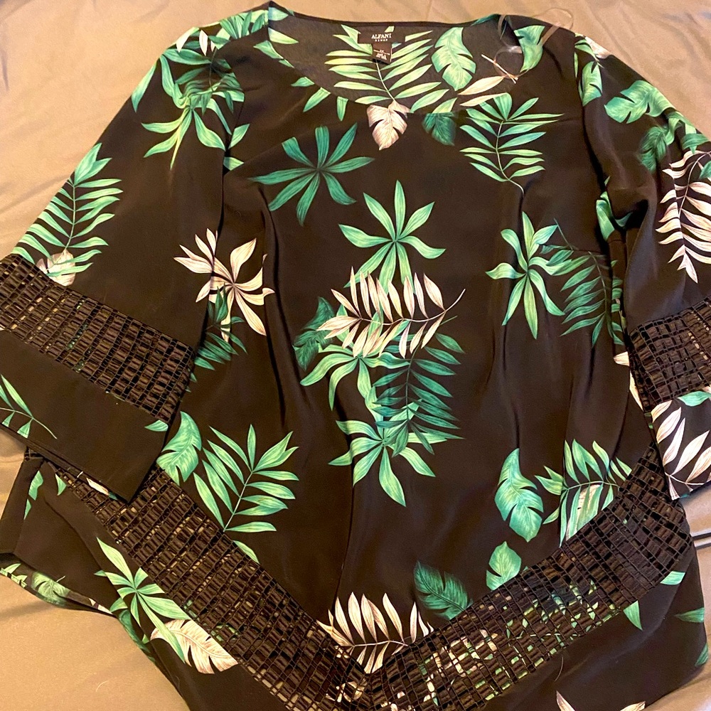 Beautiful 1x top by Alfani.